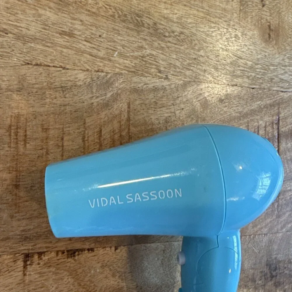 Vidal Sassoon Travel Hair Dryer Model VSDR5520 Mini Turbo 800 Watts Compact Blue